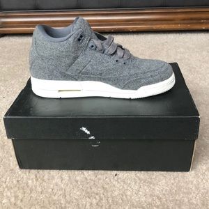 Boys size 7y Air Jordan 3 Retro Wool In Gray